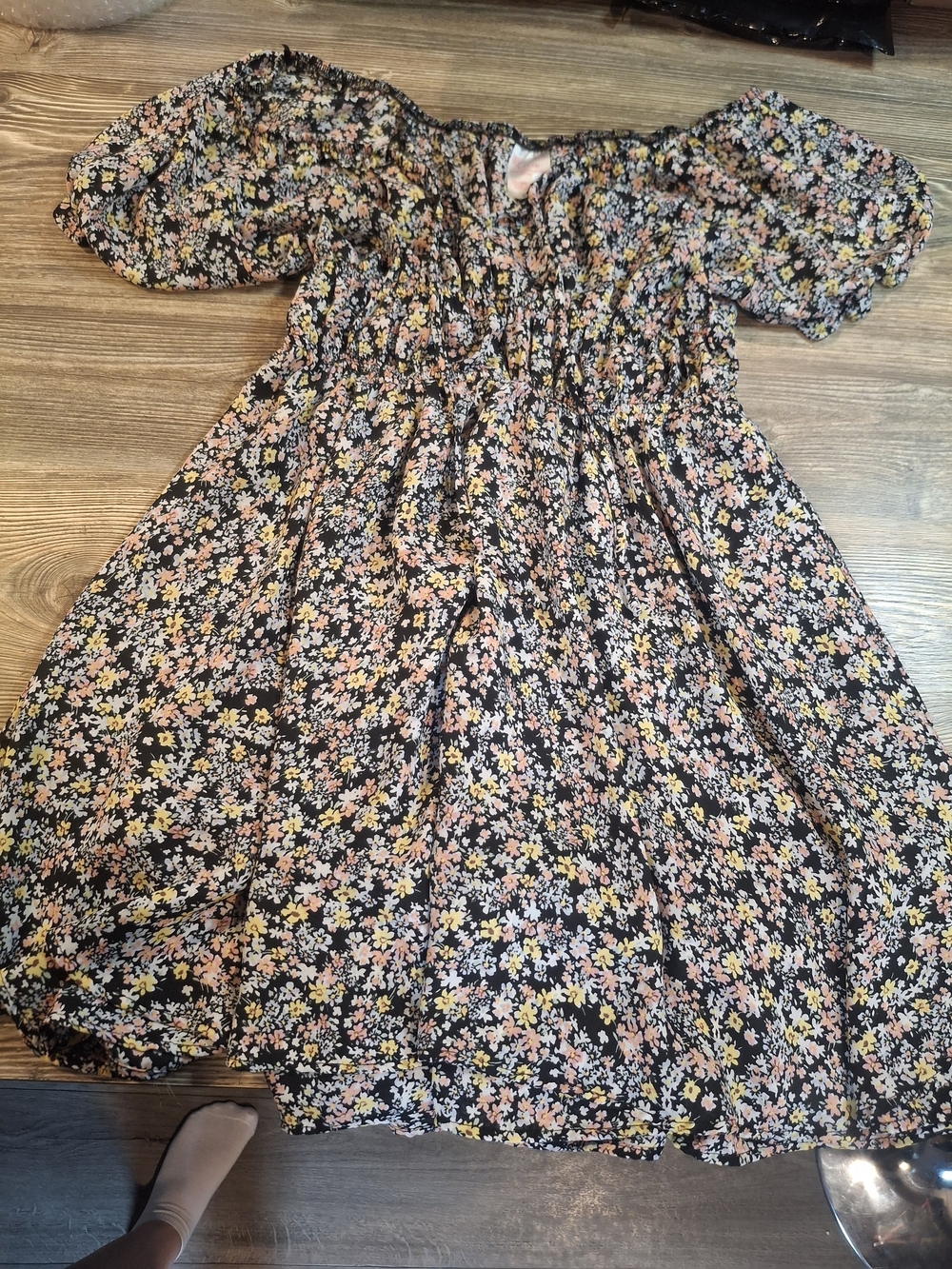 No Boundaries Black Floral Puff-Sleeve Casual Dress - Picture 1 of 4